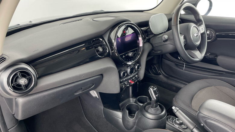 MINI Hatchback 1.5 Cooper Classic 3dr Auto Petrol Hatchback